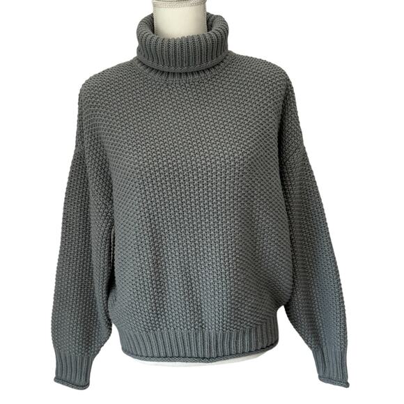 YEXIPO Chunky Turtleneck Gray Sweater Size Medium Relaxed Fit Minimalist Boho - Picture 3 of 10